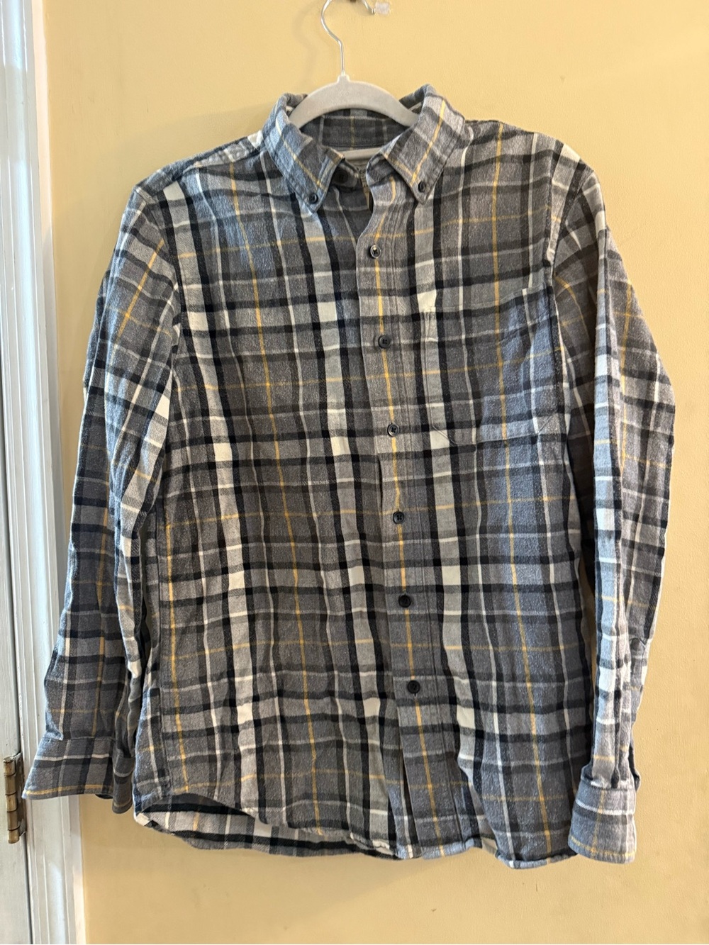 LL Bean Men's Gray Plaid Button-Down Shirt - Casual Long Sleeve, small